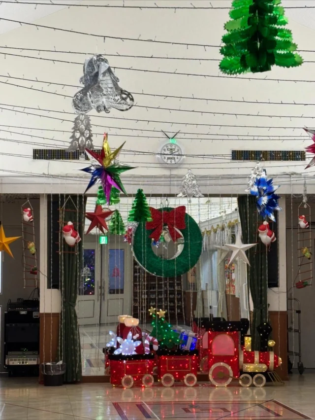 クリスマスの飾り付け始まりました🎄

お友達にもサンタさん🎅きますよーに✨
SEIのクリスマス見にきてね🤗

#さくら学園SEI#英語型保育園#認定こども園 #栃木市#入園児募集中#クリスマス#クリスマス飾り#イルミネーション