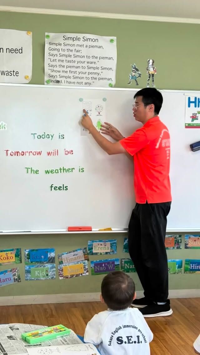 ３歳児

6月のクラフト制作の様子です🌈✨
外国人講師と英語で会話をしながら、楽しくクラフト作りを行いました。
一生懸命英語でコミュニケーション！👏✨
自然に英語に親しみながら、笑顔いっぱいで取り組む姿がとっても可愛かったです！#栃木市 #英語型保育園 #認定こども園 #さくら学園sei #３歳児