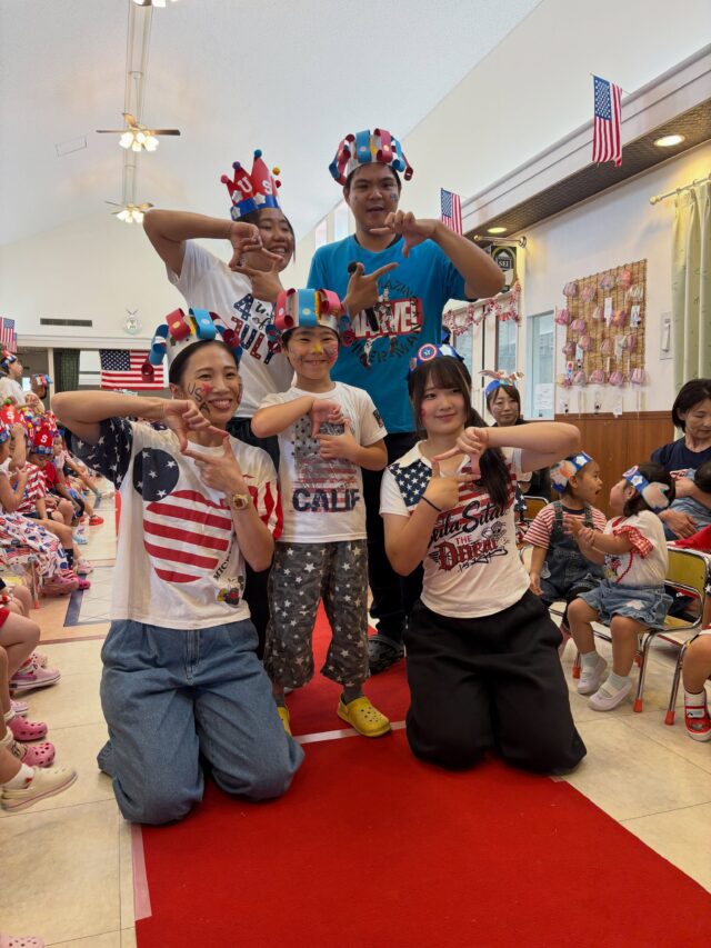 今日はインディペンデンスデｨでした！
アメリカをイメージしたお洋服で登園してお顔には、ペインティング！
とってもキュートなお顔になりました！

風船ゲーム楽しかったねー！
ランチはホールでみんなでホットドッグを食べて、笑顔と笑い声がいっぱいの1日になりました！

#夏#パーティー#さくら学園SEI#アメリカ#栃木県