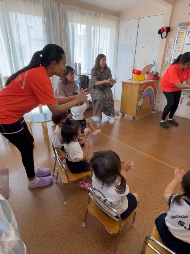 今日は、入園説明会でした。

暑い中、たくさんの皆さまにご参加いただき、心より感謝申し上げます。

説明会では、日本語と英語の授業の様子をご覧いただき、園での子どもたちの普段の姿を感じていただきました。

SEIでは、随時園見学を受け付けております。
ご興味のある方は、ぜひお気軽にご連絡ください。

#夏#デザート#入園説明会#さくら学園SEI#栃木市