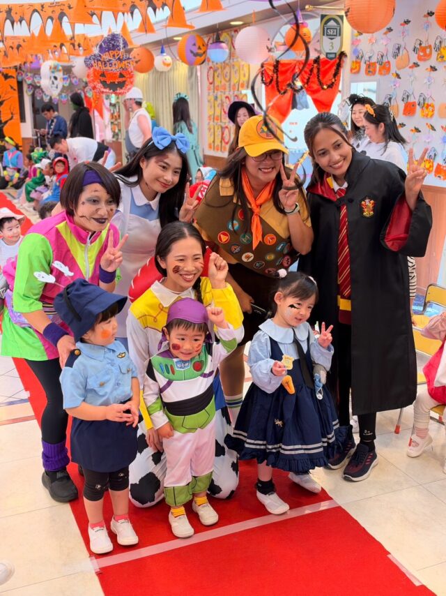🎃👻 Happy Halloween 👻🎃

今日は待ちに待ったハロウィン✨
園内はハロウィン一色に彩られ、子どもたちは朝からワクワク♪

かわいい仮装で大集合し、「Trick or Treat！」の元気な声が響きました🍭🍬

ピジョンさんや、警察署、イオンにパレードに行きました！
お菓子、ありがとうございました😊

素敵な思い出が増えました🧡

Happy Halloween！👻🎃

#SEI #ハロウィン #Halloween #TrickOrTreat #ハロウィンパーティー 仮装